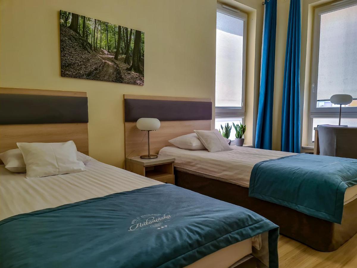 Antoninska Hotel & Apartamenty Leszno  Exterior foto