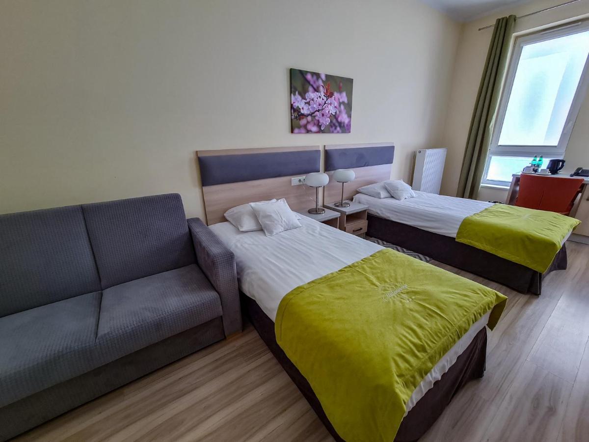 Antoninska Hotel & Apartamenty Leszno  Exterior foto