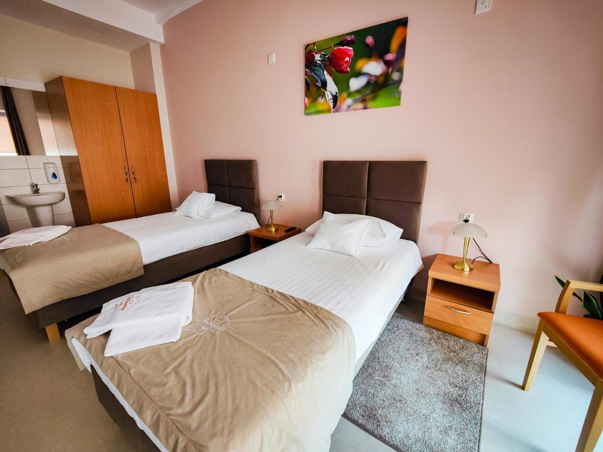 Antoninska Hotel & Apartamenty Leszno  Exterior foto